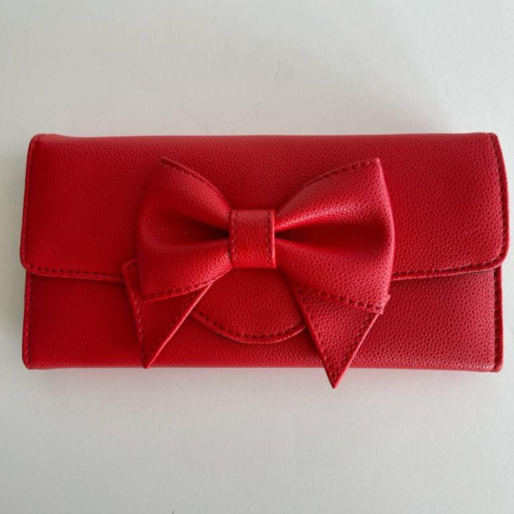 Women’s Red Clutch Pocketbook w/ Bow